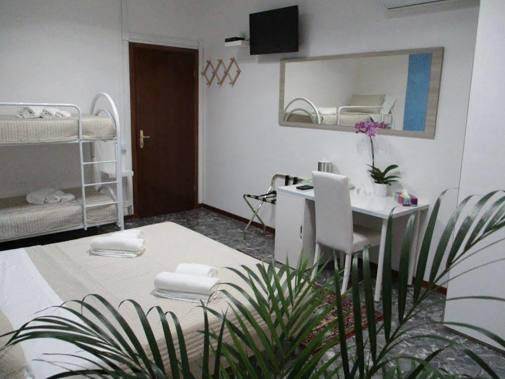 Maxim Rooms 로마 외부 사진